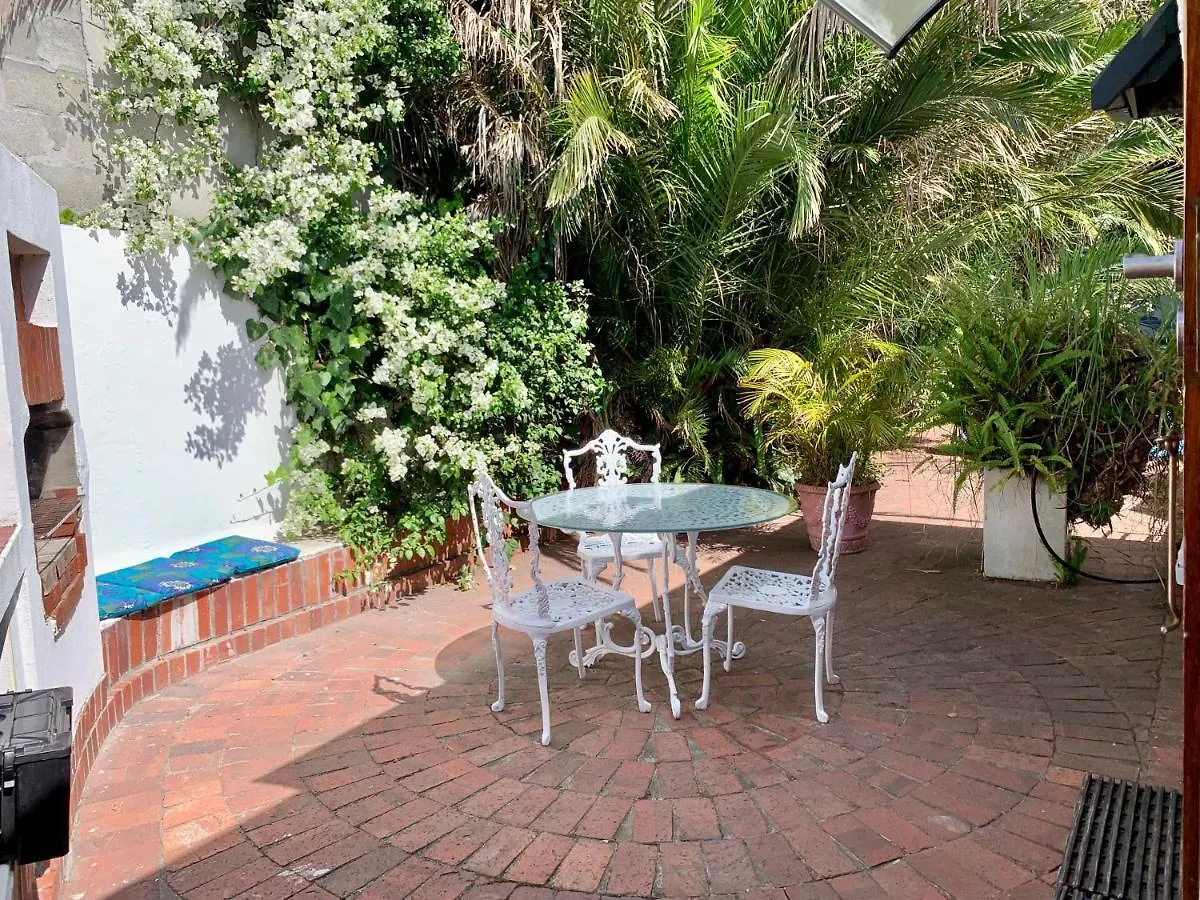 Luxurious Pinelands Villa Cape Town